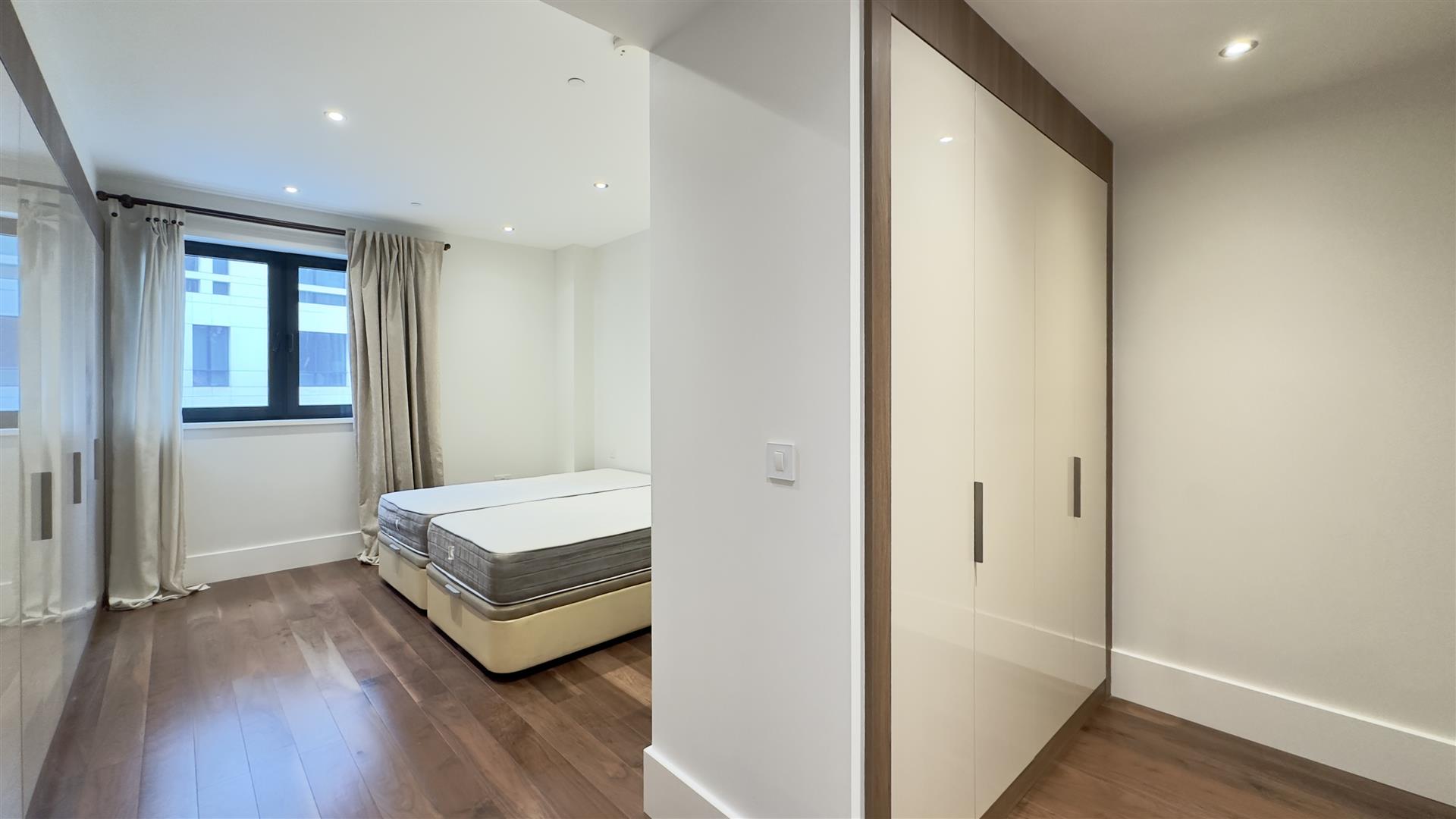 Image of Apartment - 3 Bedrooms - 2 Bathrooms for Sale in Midtown-Gibraltar, Image 11